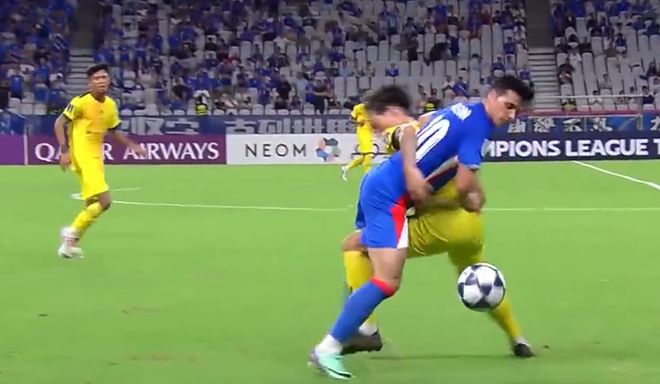 1-1！申花在亚冠赛“吃亏了”，对手越位进球有效，队员一声不吭