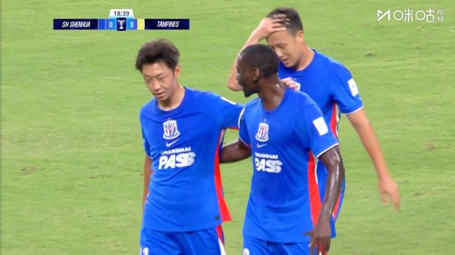 2-1！申花亚冠开门红，徐皓阳世界波杨帅替补奇兵，裁判多次离谱误判